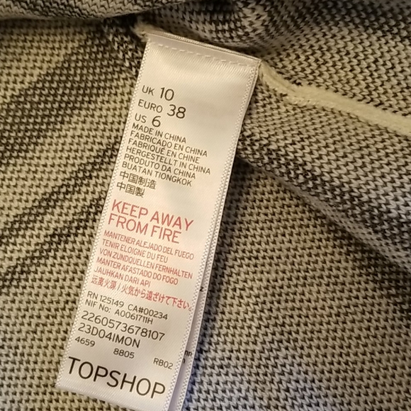 🆕️TOPSHOP ivory/grey checkered top - Picture 4 of 5